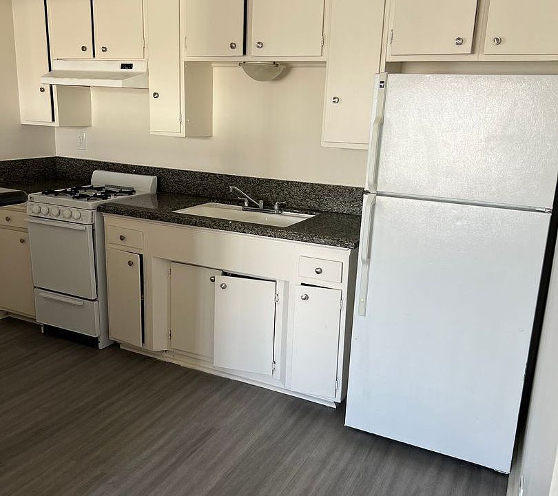 2nd image of 1037 W 92nd St #7