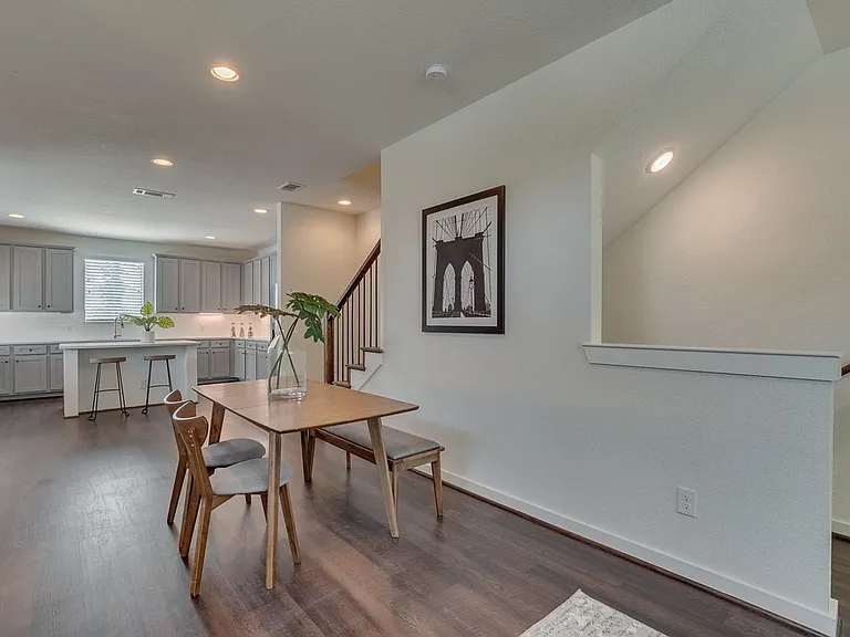 3117 Greene Ave — Photo 10