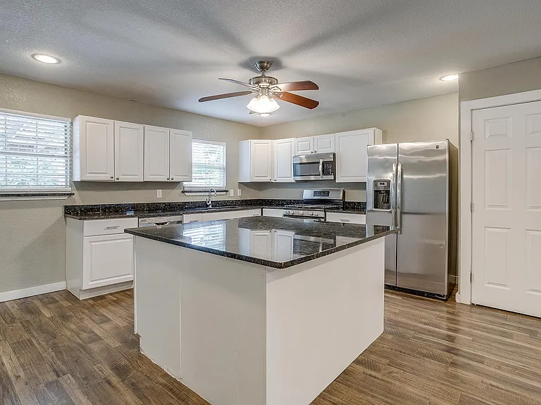 3524 South Dr — Photo 3