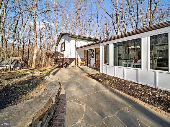 3rd image of 21313 Leaman Ln