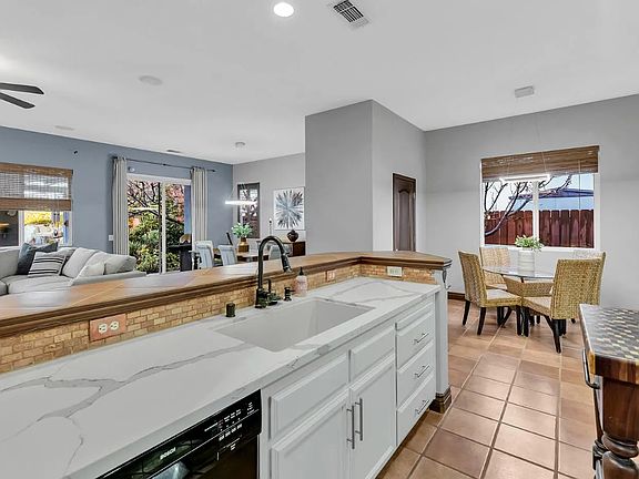 5th image of 4820 Monte Mar Dr