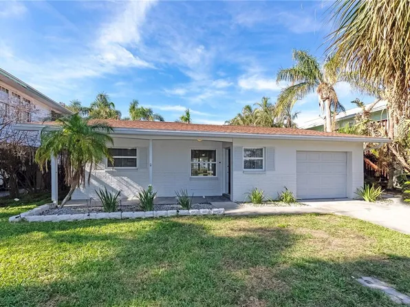 17734 1st St E, Redington Shores, FL 33708