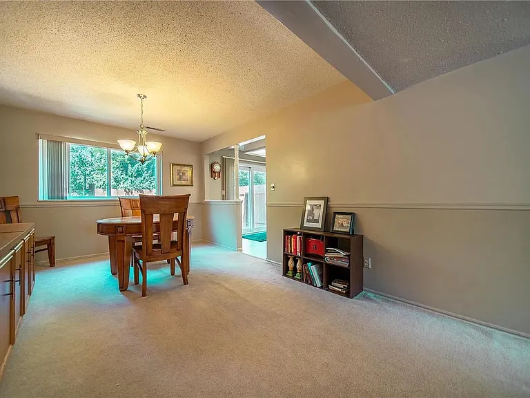 129 Carmel Woods Dr — Photo 8