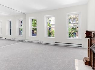 140 E 74th St #1, New York, NY 10021