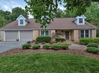 3400 Pine Timbers Dr, Johnson City, TN 37604