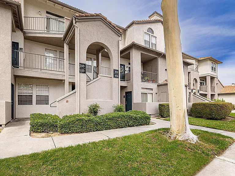 Marquessa Villas Apartments and Townhomes — Photo 26