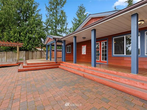 2nd image of 1210 W Star Lake Dr