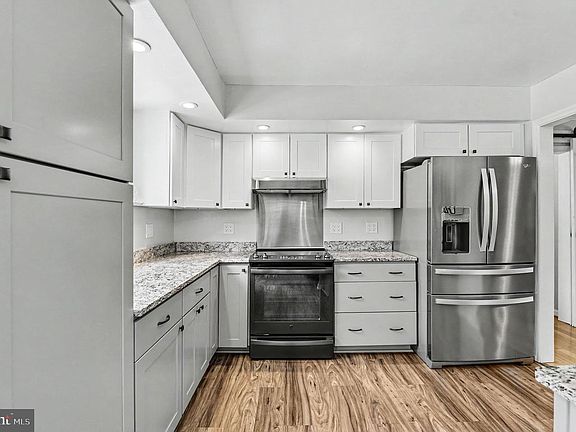 4th image of 530 Mount Holly Dr