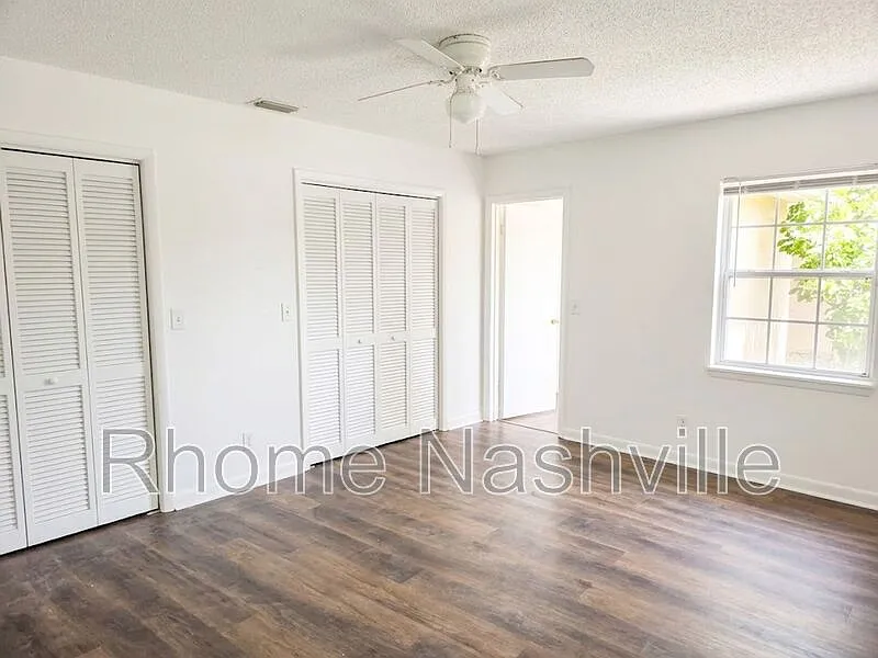 2 bed, 1.5 bath, 1060 sqft, $1,165 — Photo 3