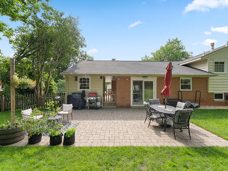 5208 Lindsay St — Photo 28