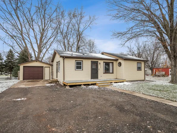 520 13th St, Howard Lake, MN 55349