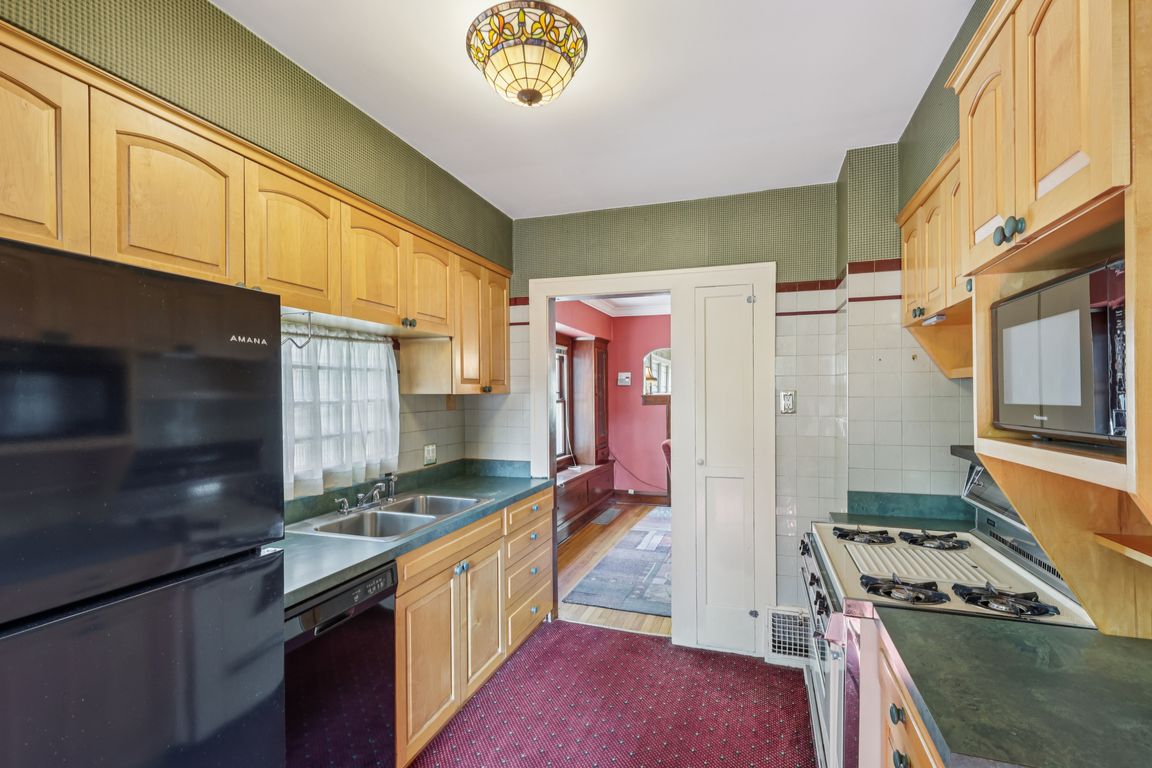 W 140th St-1206-016.jpg