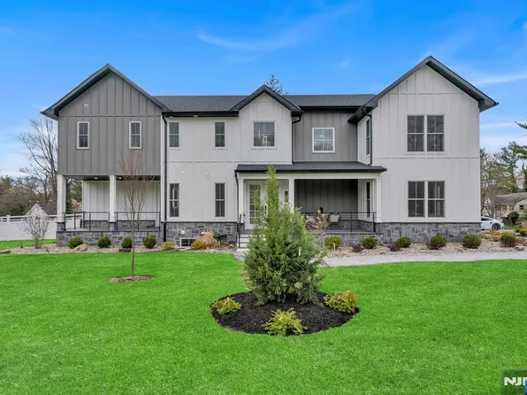 249 Werimus Rd, Woodcliff Lake, NJ 07677