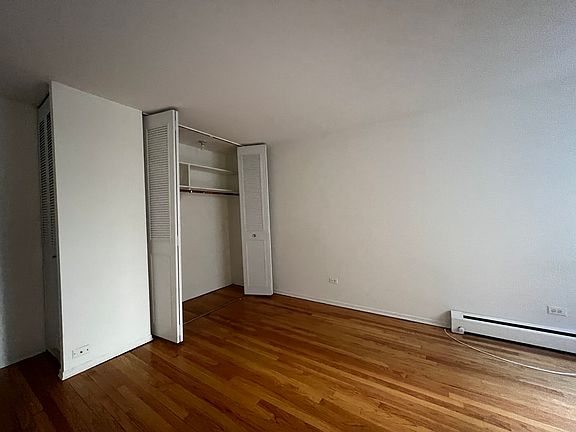 3rd image of 736 W Buena Ave APT 401