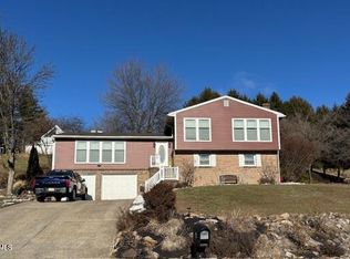 6 Meadowbrook Dr, Selinsgrove, PA 17870