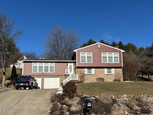 6 Meadowbrook Dr, Selinsgrove, PA 17870
