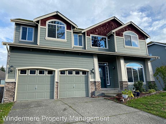 2nd image of 18135 Mount Walker Dr NE