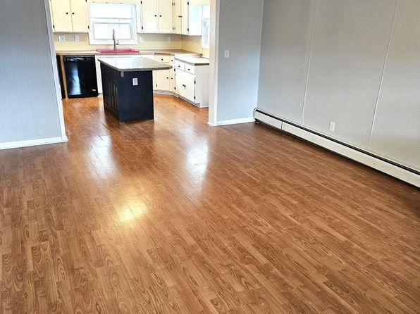 75 King St, Milroy, PA 17063