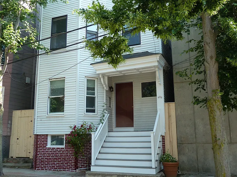 489 Green St #4 — Photo 14