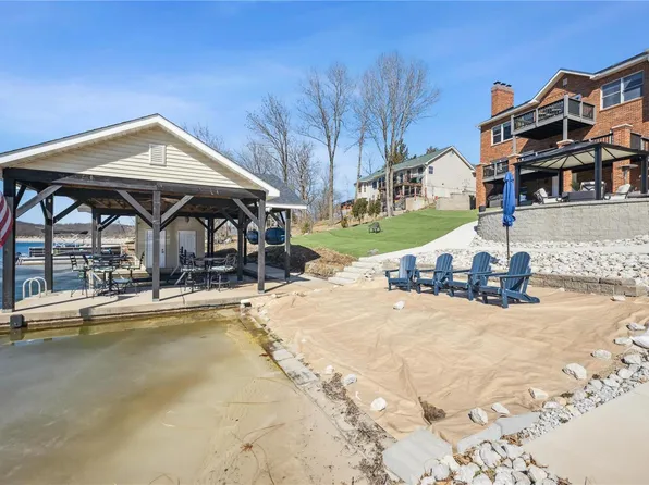 9327 E Vista Dr, Hillsboro, MO 63050