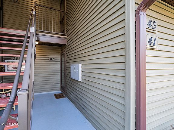 3rd image of 41 Western Reach