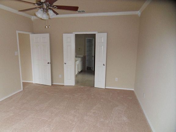 5th image of 909 Green Pond Dr