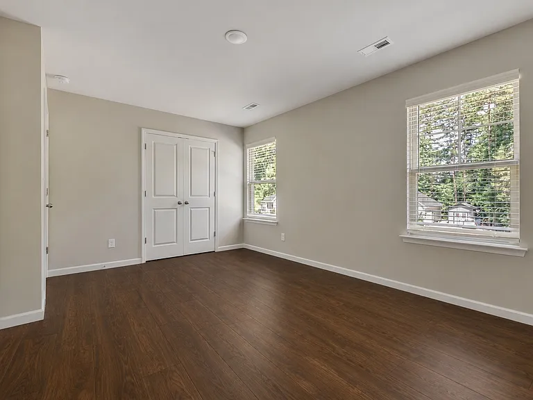 Secondary bedroom