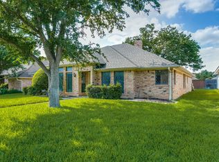 3913 Bobbin Ln, Addison, TX 75001