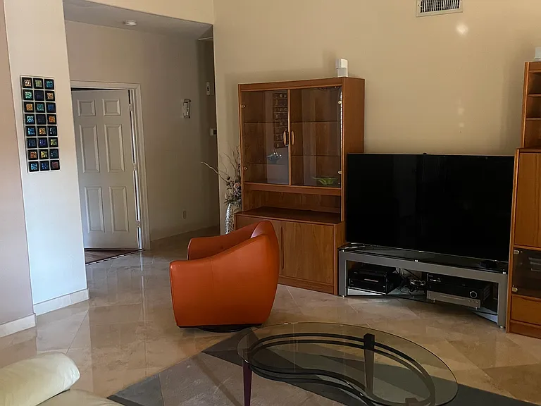 4209 E Rock Wren Rd — Photo 4