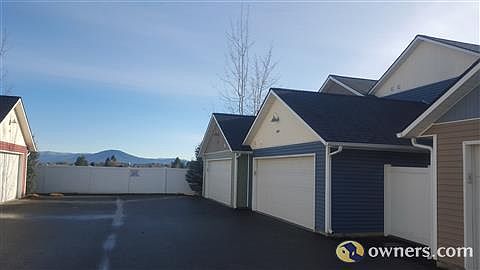 Back garage & driveway area