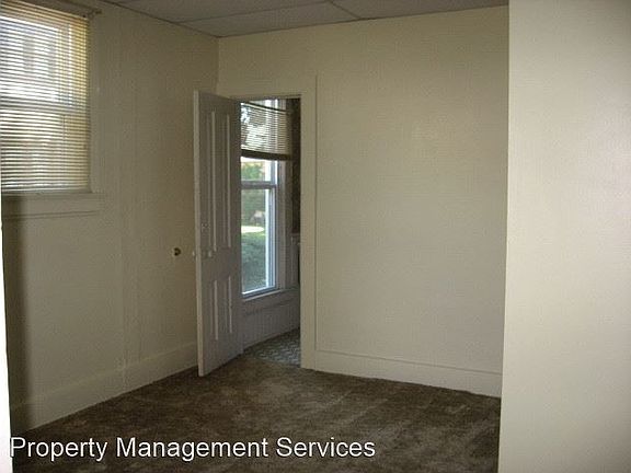 4th image of 118 S 6th St #8534857