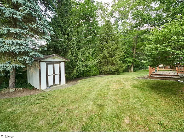 27798 Edgepark Dr — Photo 17