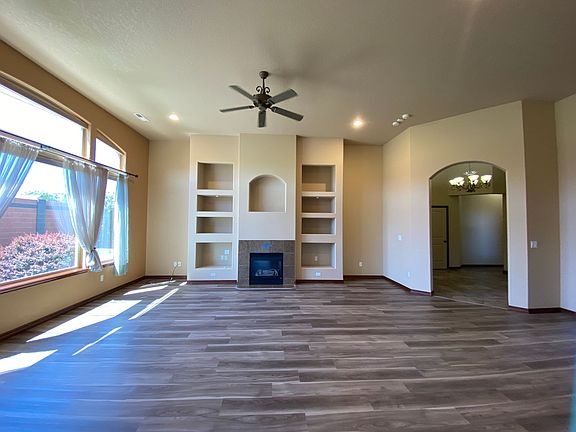 5th image of 433 Golden Dr