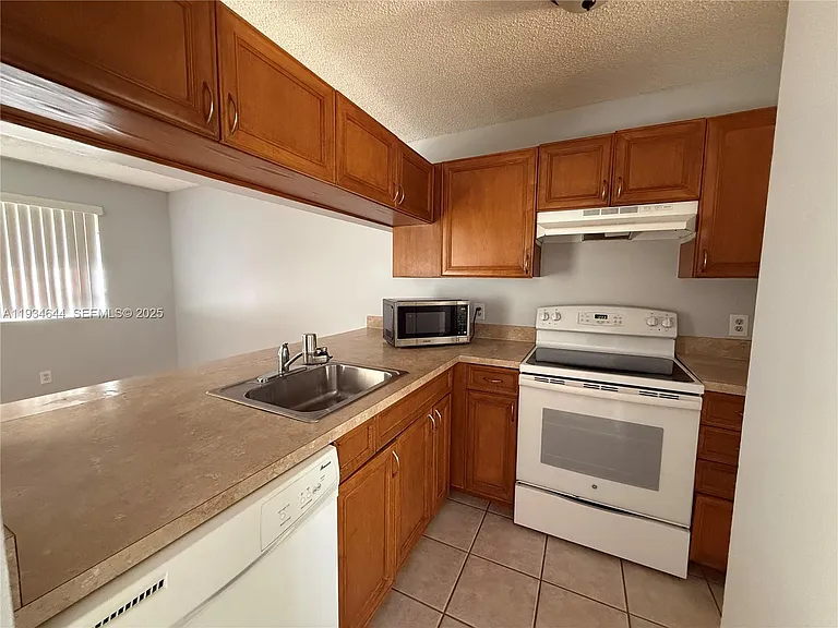 937 Coral Club Dr #937 — Photo 10