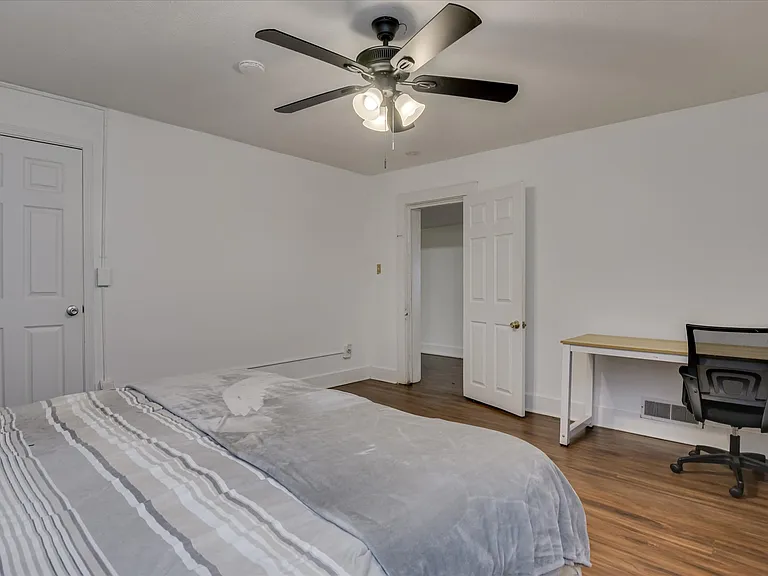 714 Hickman Rd — Photo 50