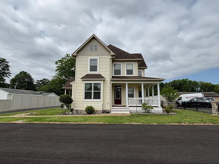 28795 Old Village Rd — Photo 2