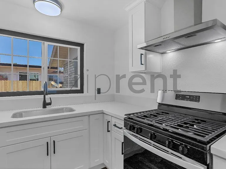 807 E Shields Ave #807 — Photo 14