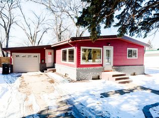 1044 Carroll St, Dickinson, ND 58601