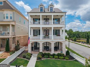 605 S Club Dr, Woodstock, GA 30188
