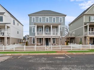 927 S On Main Drive Dr, Woodstock, GA 30188