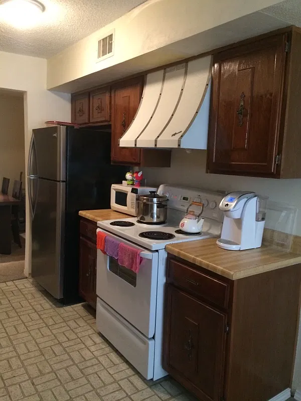 1 bed, 1.5 bath, 992 sqft, $1,200 — Photo 3