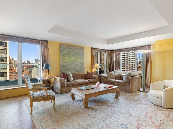 3rd image of 176 E 71st St APT 18D