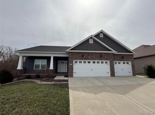 702 Seagate Dr, O'Fallon, IL 62269