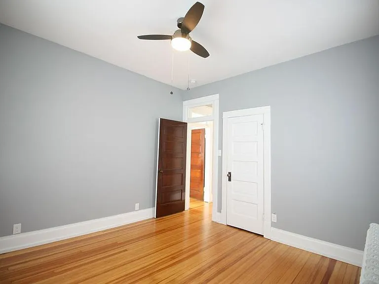 507 W 3rd Ave #201 — Photo 10