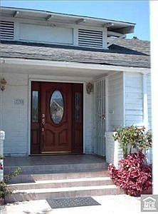 1st image of 735 W 49th Pl