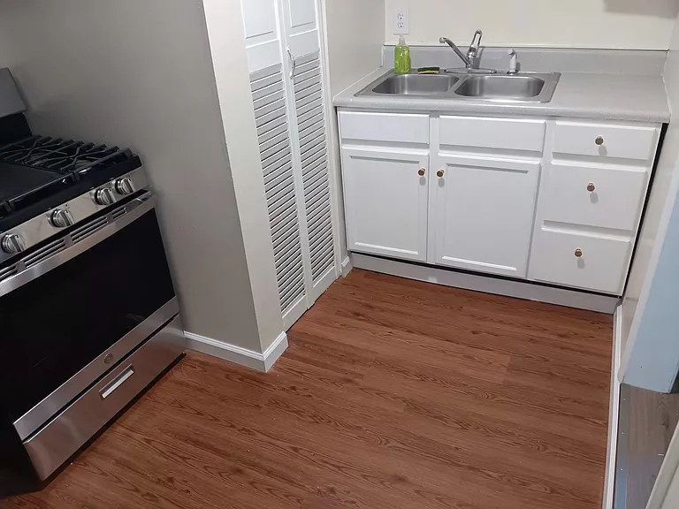 9 Montgomery St #9B — Photo 3