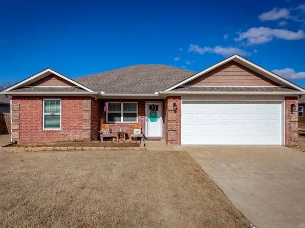 104 Garden Ln, Beebe, AR 72012