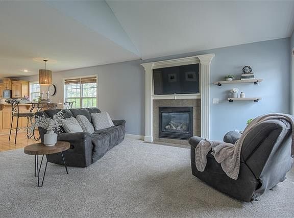 5th image of 206 W Kump Ave