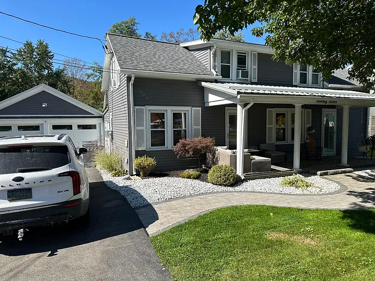 77 Church St — Photo 3