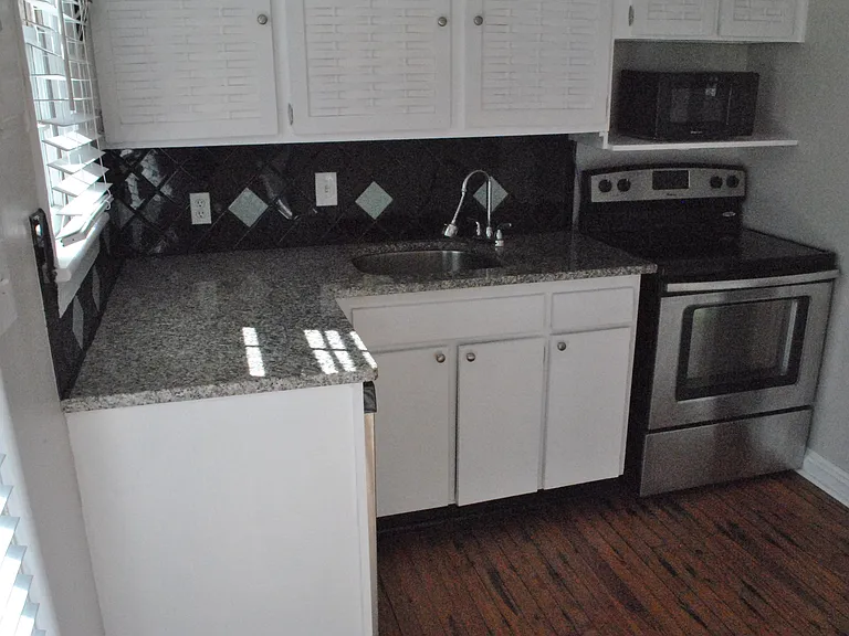 1038 Nichols Dr — Photo 14